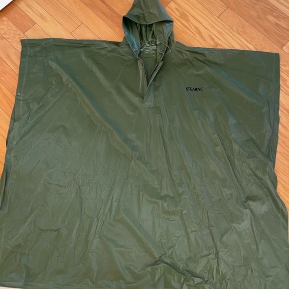 Stearns Green Rain Poncho - Picture 1 of 3